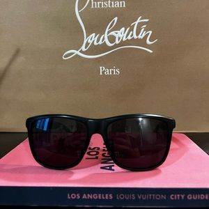 Gucci Sunglasses w/ case